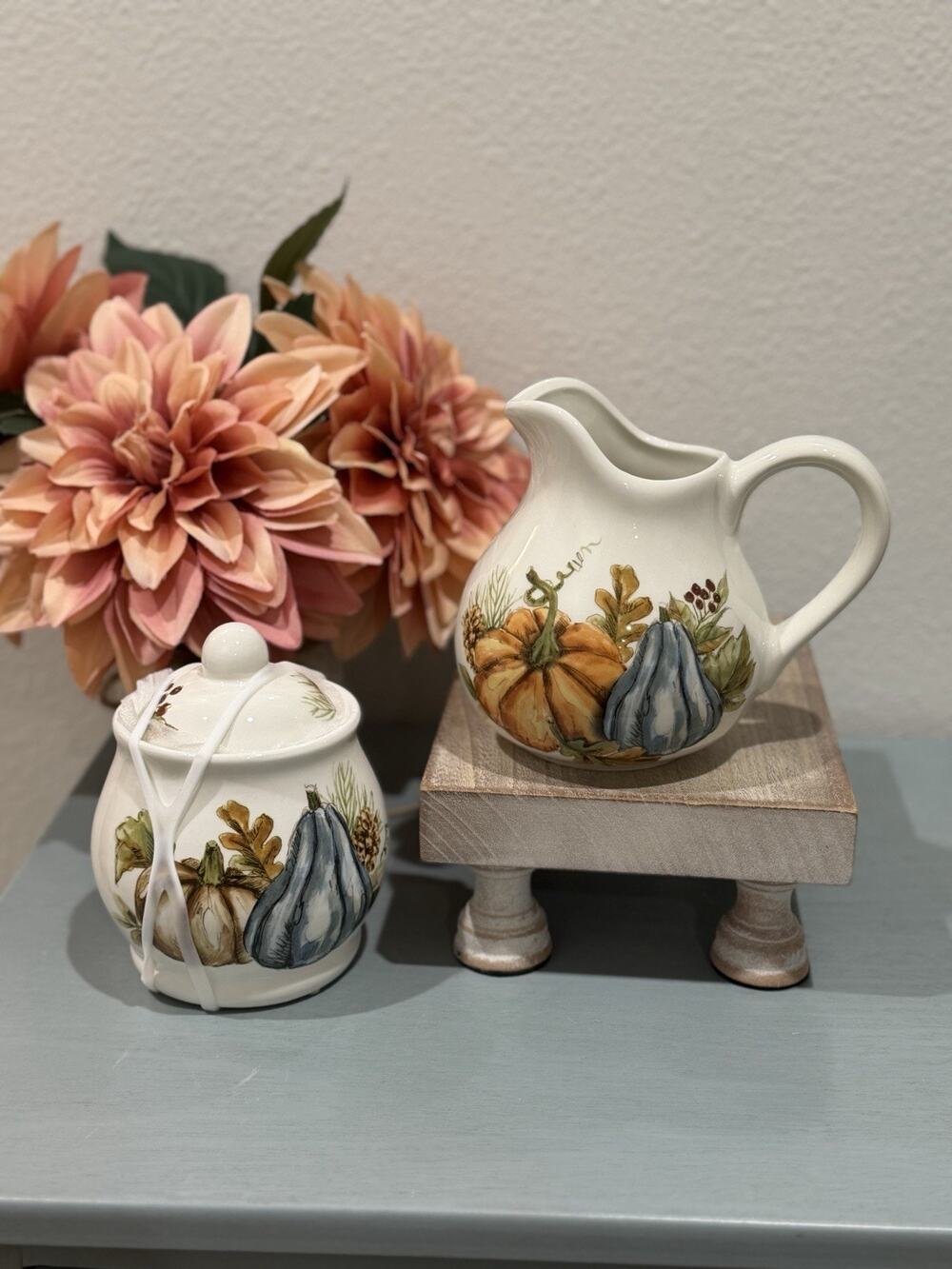 NEW Maxcera COVERED SUGAR BOWEL & CREAMER SET Thanksgiving PUMPKIN VINE ceramic